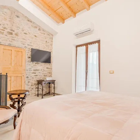 La Casetta In Carafa بيت للعطل