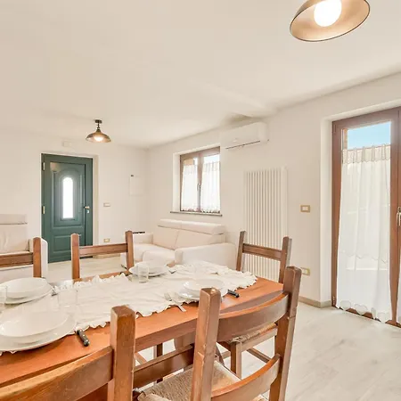 La Casetta In Carafa بيت للعطل *